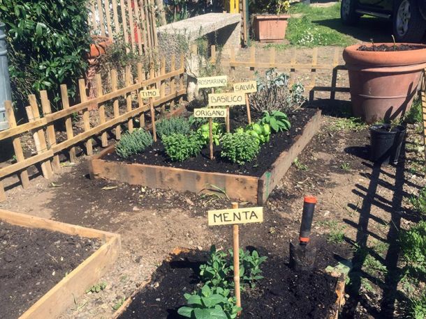 La terra non ha colore